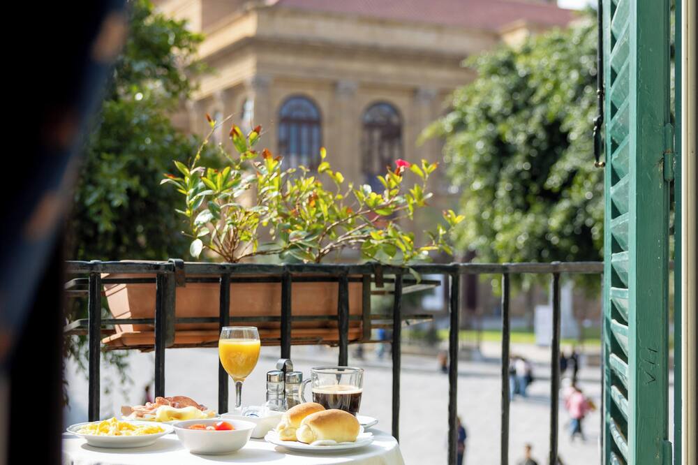 Massimo Plaza Hotel