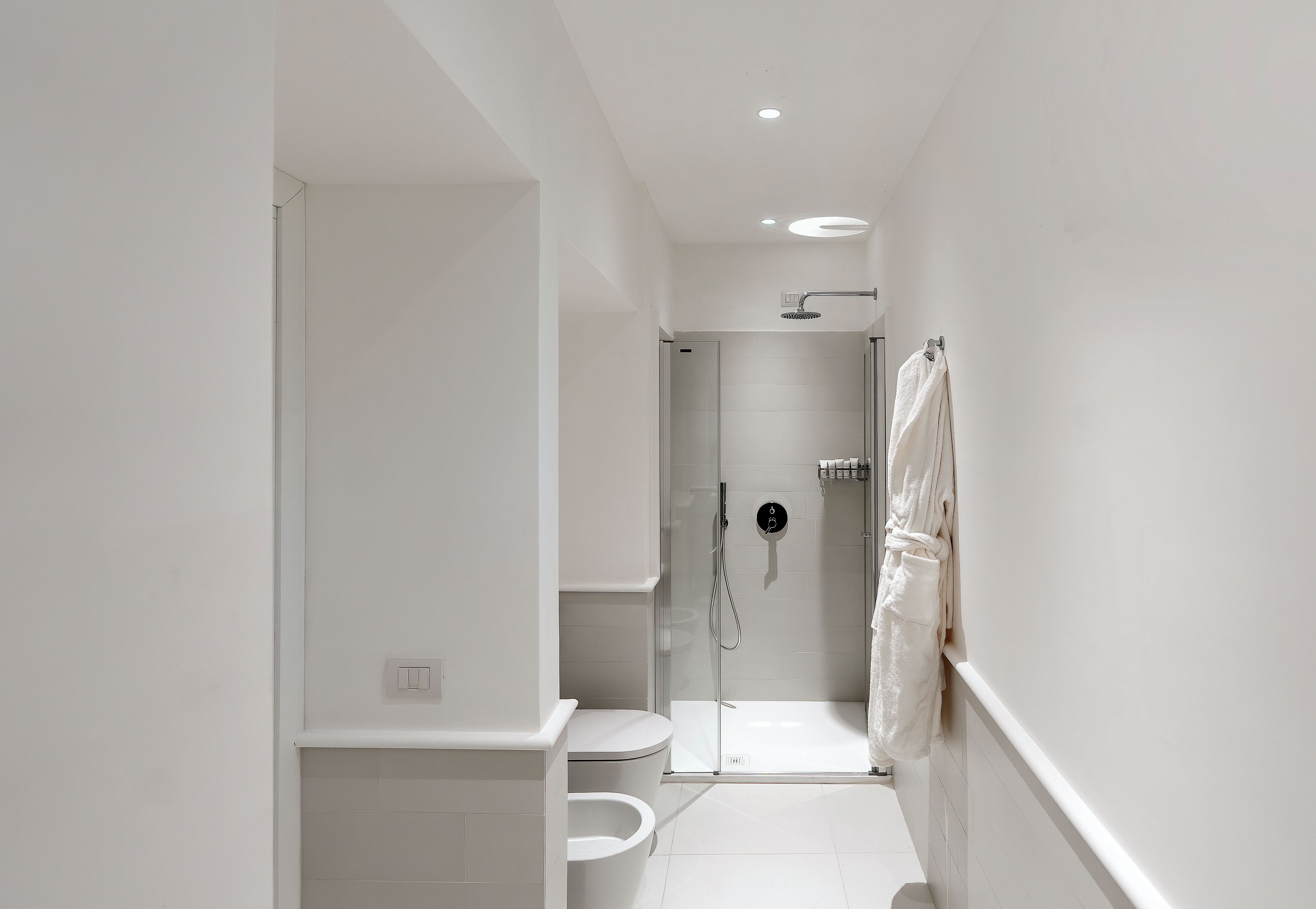 exclusive suite, 2 bedrooms | bathroom | free toiletries, hair dryer, bidet, towels