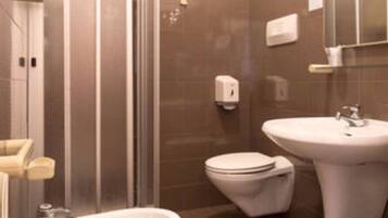 Shower, free toiletries, hair dryer, bidet