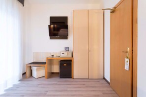 Minibar, Zimmersafe, kostenloses WLAN