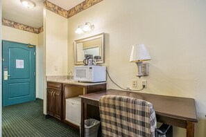 Studio Suite, 1 King Bed, Non Smoking