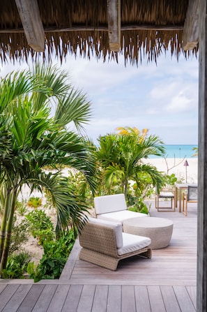 Frühstück, lokale und internationale Küche, Blick auf den Strand