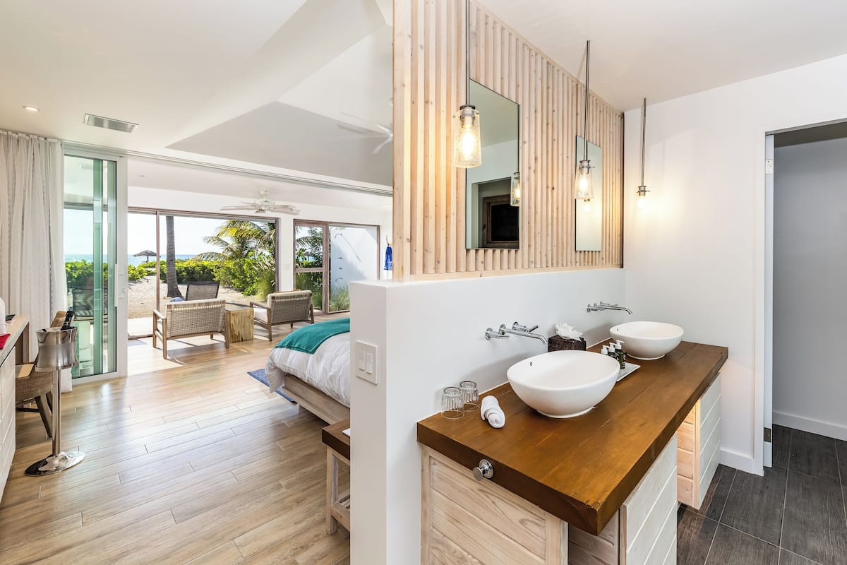 Beachfront Junior Suite | 1 bedroom, premium bedding, pillowtop beds, free minibar items