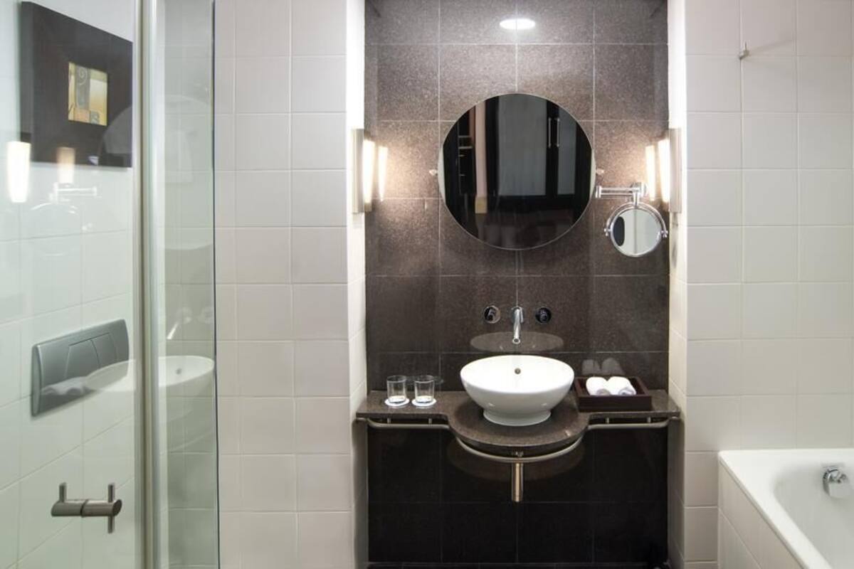 Ropa de cama hipoalergénica, cubrecamas y minibar