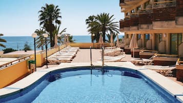 2 outdoor pools, pool umbrellas, sun loungers