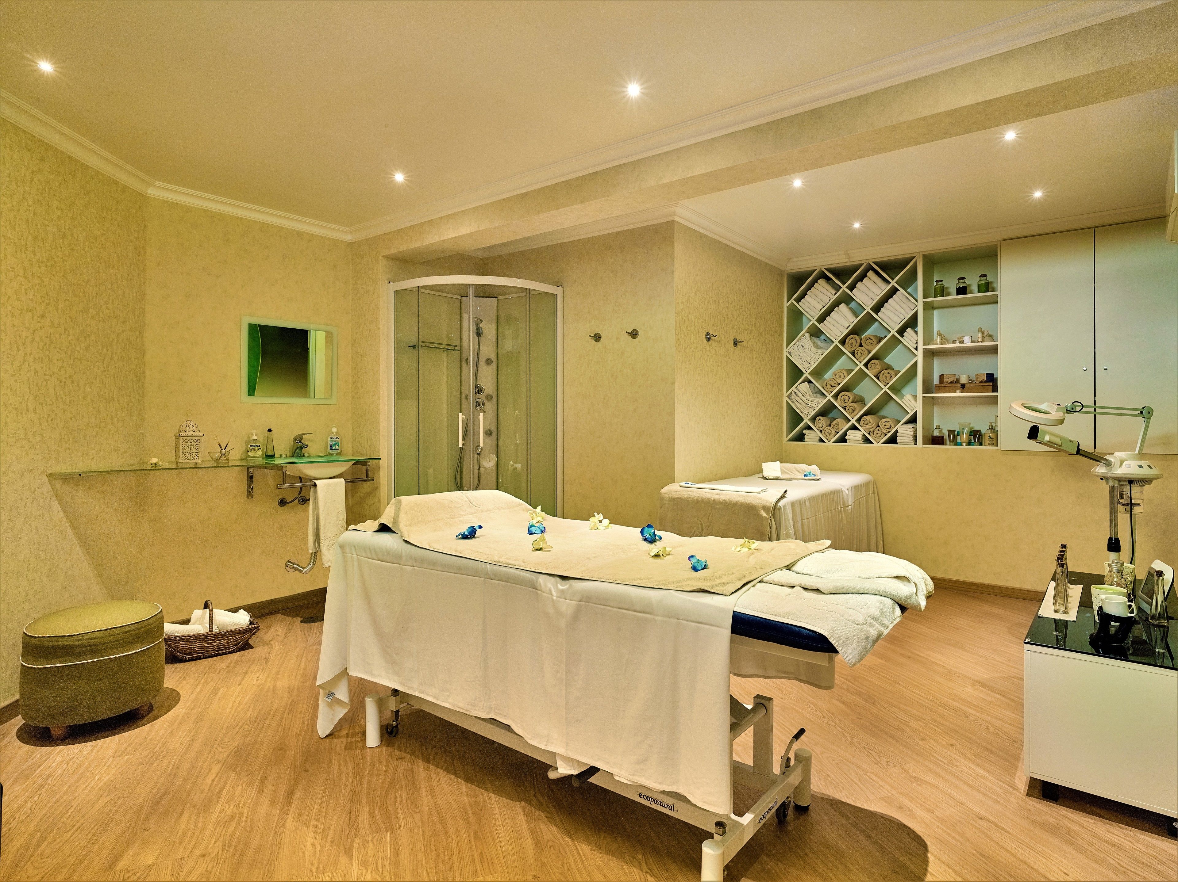 couples treatment room(s), body treatments, aromatherapy