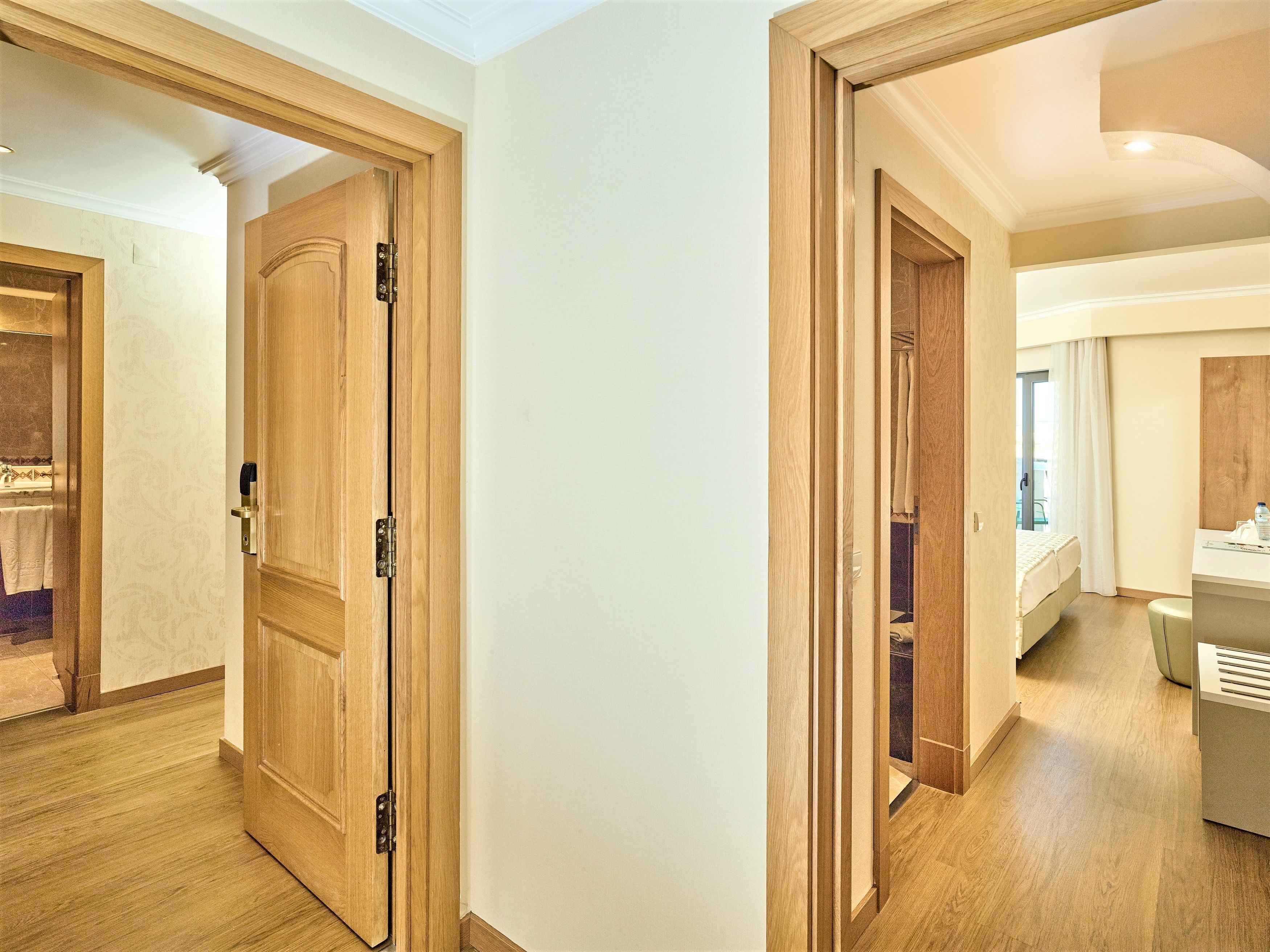 deluxe suite | living room | lcd tv