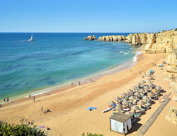 Una playa cerca, traslado desde/hacia la playa gratis