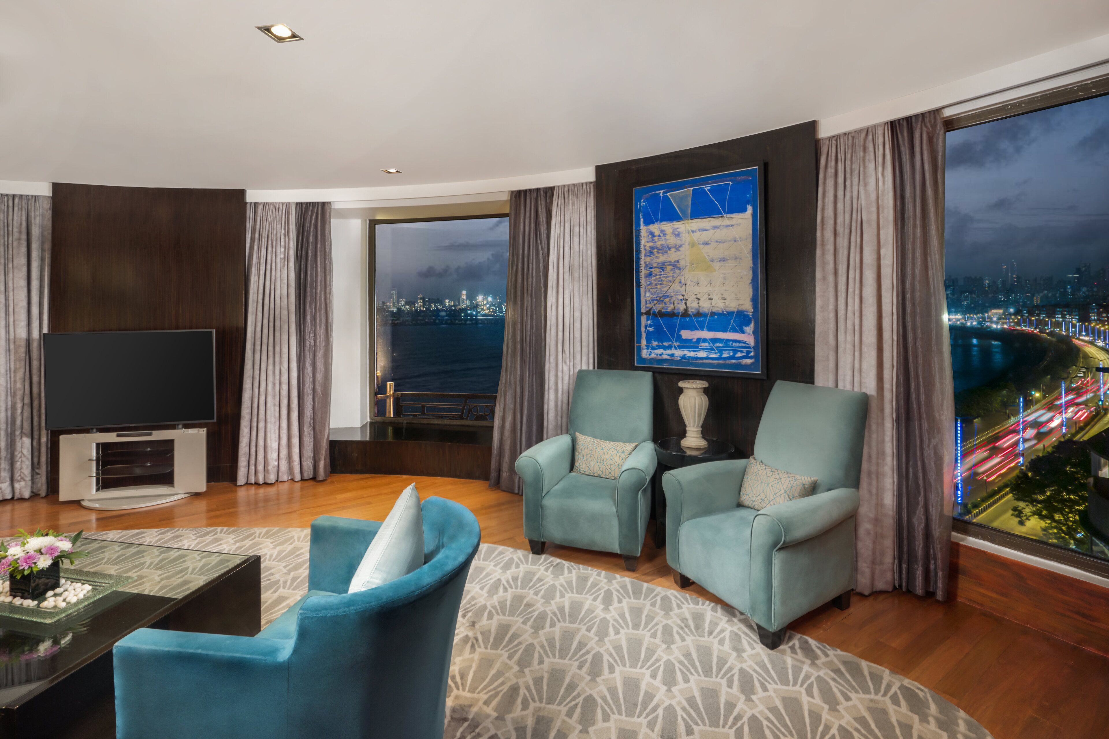 2 bedrooms, egyptian cotton sheets, premium bedding, memory-foam beds