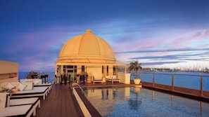 Outdoor pool, pool loungers