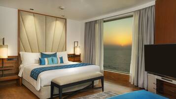 Suite, 1 Bedroom, Sea View | Egyptian cotton sheets, premium bedding, memory foam beds, minibar