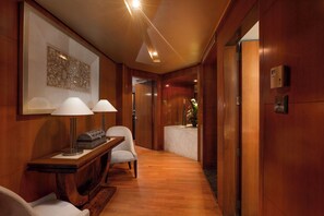 Luxury Suite, 1 Twin Bed | 1 bedroom, Egyptian cotton sheets, premium bedding, memory foam beds