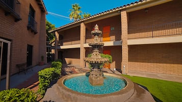 Vista frontal de la propiedad