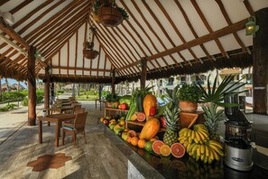 Breakfast area - El Dorado Royale, All & More Inclusive Adults Only (Playa del Carmen)