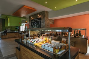 12 restaurants, breakfast, lunch, dinner served; Mexican cuisine