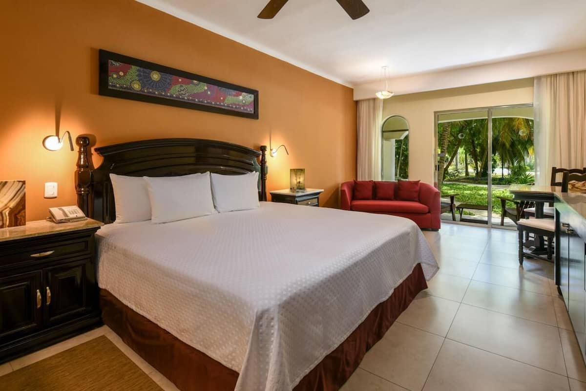 1 bedroom, free minibar, desk, laptop workspace