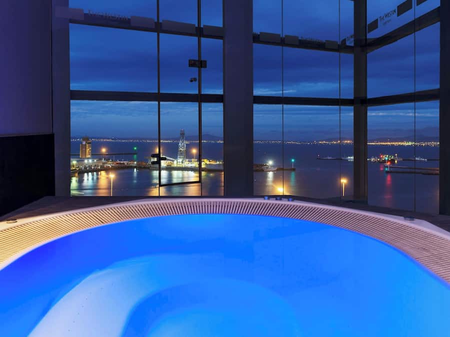 Kolam renang tertutup, kolam renang terbuka, payung kolam