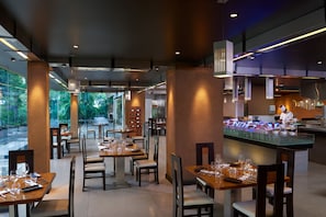 14 Restaurants, Frühstück, Mittagessen, Abendessen, internationale Küche