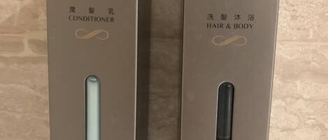 Two rectangular boxes with labels.