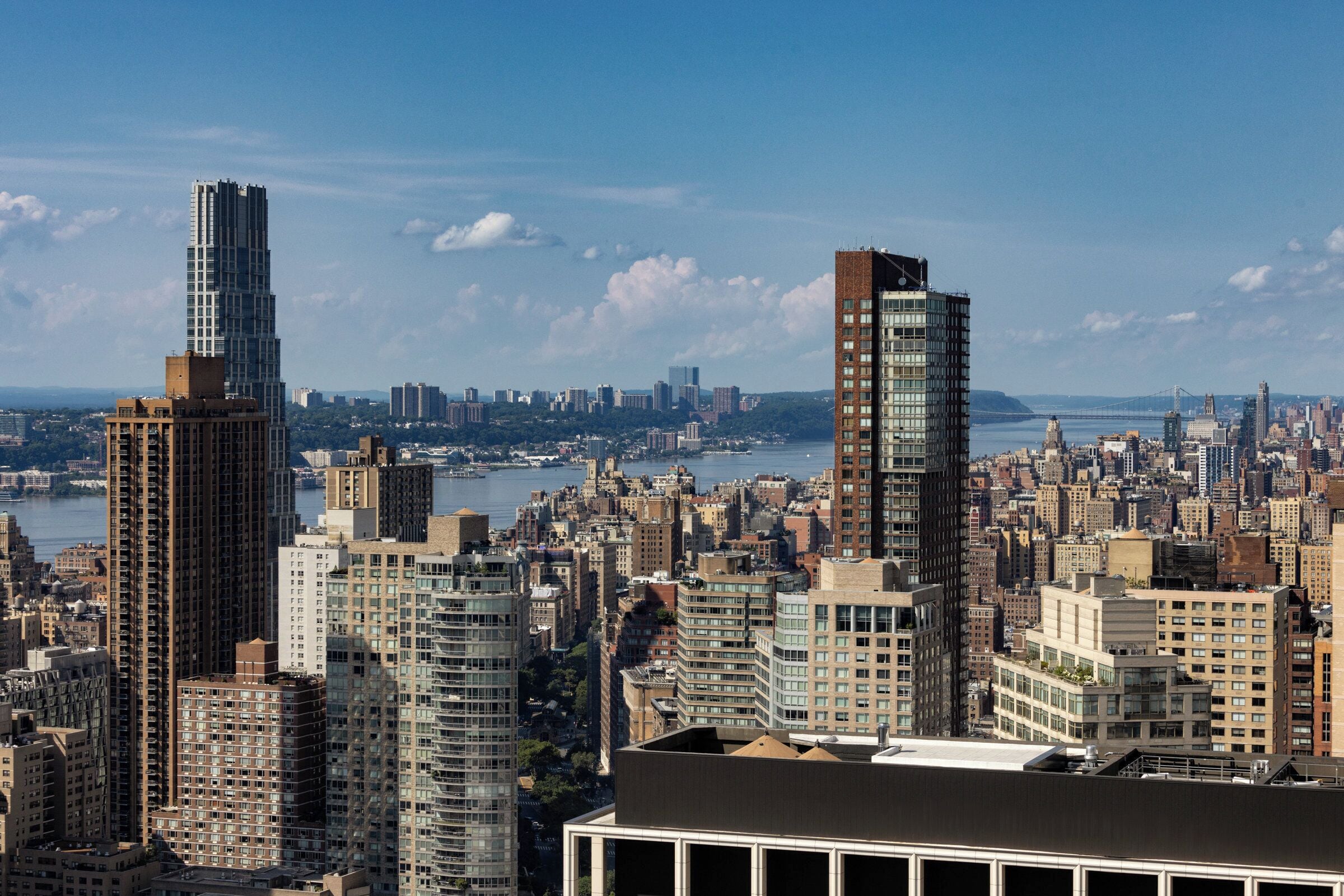 premium bedding, down duvets, minibar, in-room safe