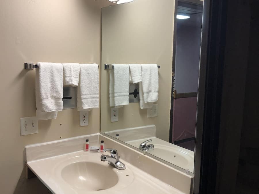 Bathroom sink
