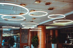 Se sirven desayunos, almuerzos y cenas; cocina internacional