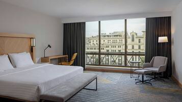 Executive Room, 1 King Bed, City View | Premium bedding, in-room safe, desk, soundproofing