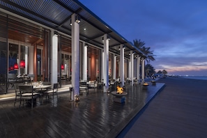 Private beach, free beach cabanas, sun-loungers, beach umbrellas