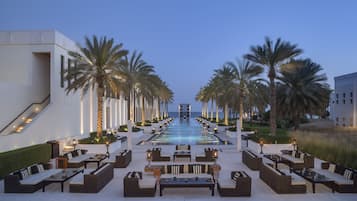 3 outdoor pools, open 8 AM to 6 PM, free pool cabanas, pool umbrellas