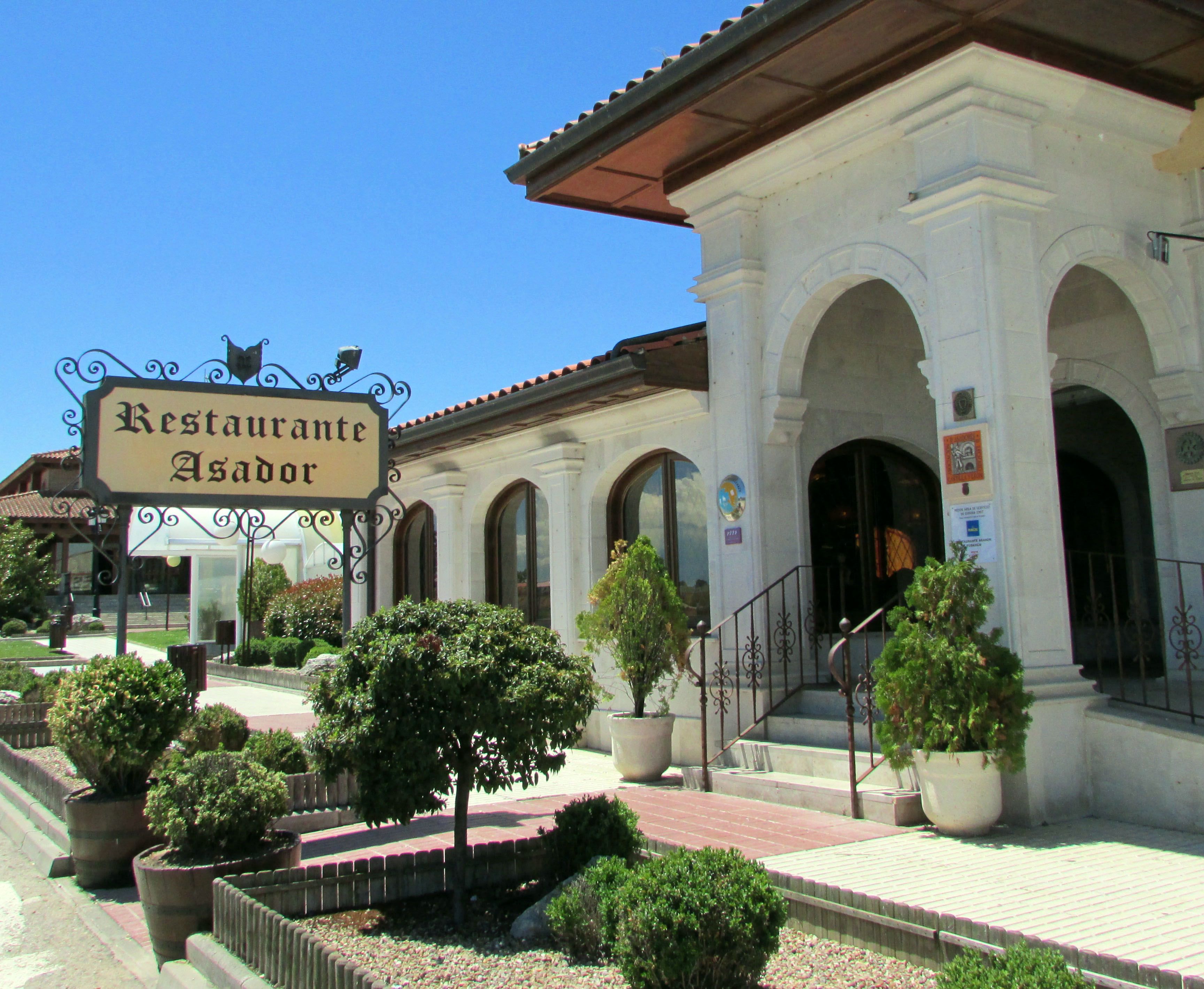 lunch and dinner served, local cuisine