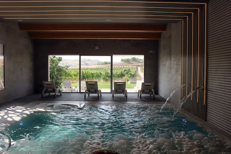 Couples treatment room(s), Turkish bath/hammam, body treatments. Hotel Spa Tudanca Aranda