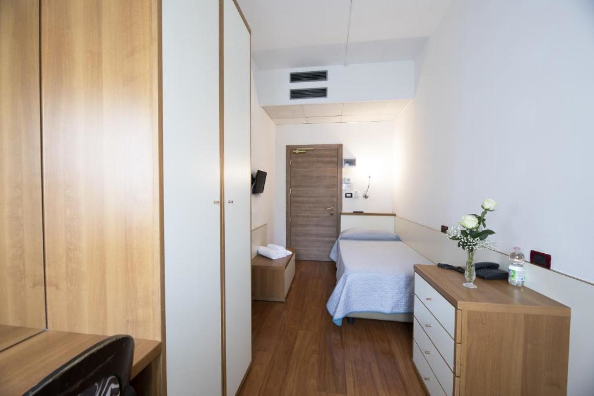 10 Schlafzimmer, Allergikerbettwaren, Pillowtop-Betten, Schreibtisch