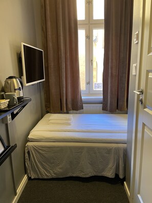 Economy-Einzelzimmer | 1 Schlafzimmer, kostenloses WLAN, Bettwäsche