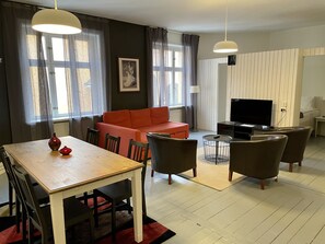 Apartment, 2 Bedrooms | Living area