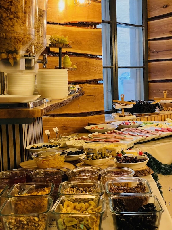 Desayuno bufé gratuito y diario