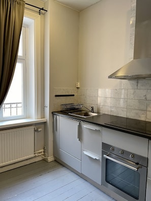 Apartment, 2 Bedrooms | Private kitchen | Electric kettle