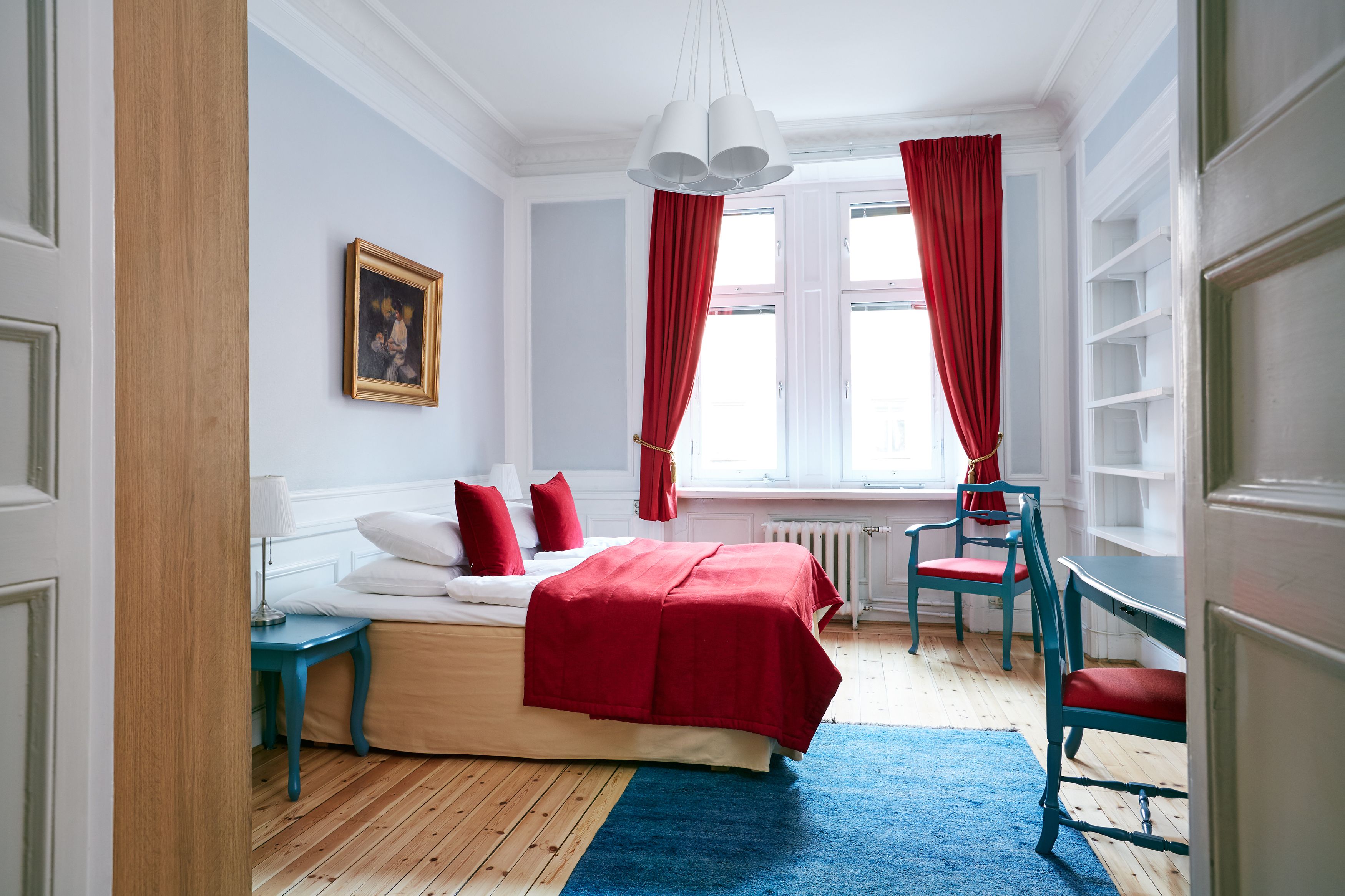 twin room, shared bathroom (located in corridor) | individually decorated, desk, iron/ironing board, free wifi