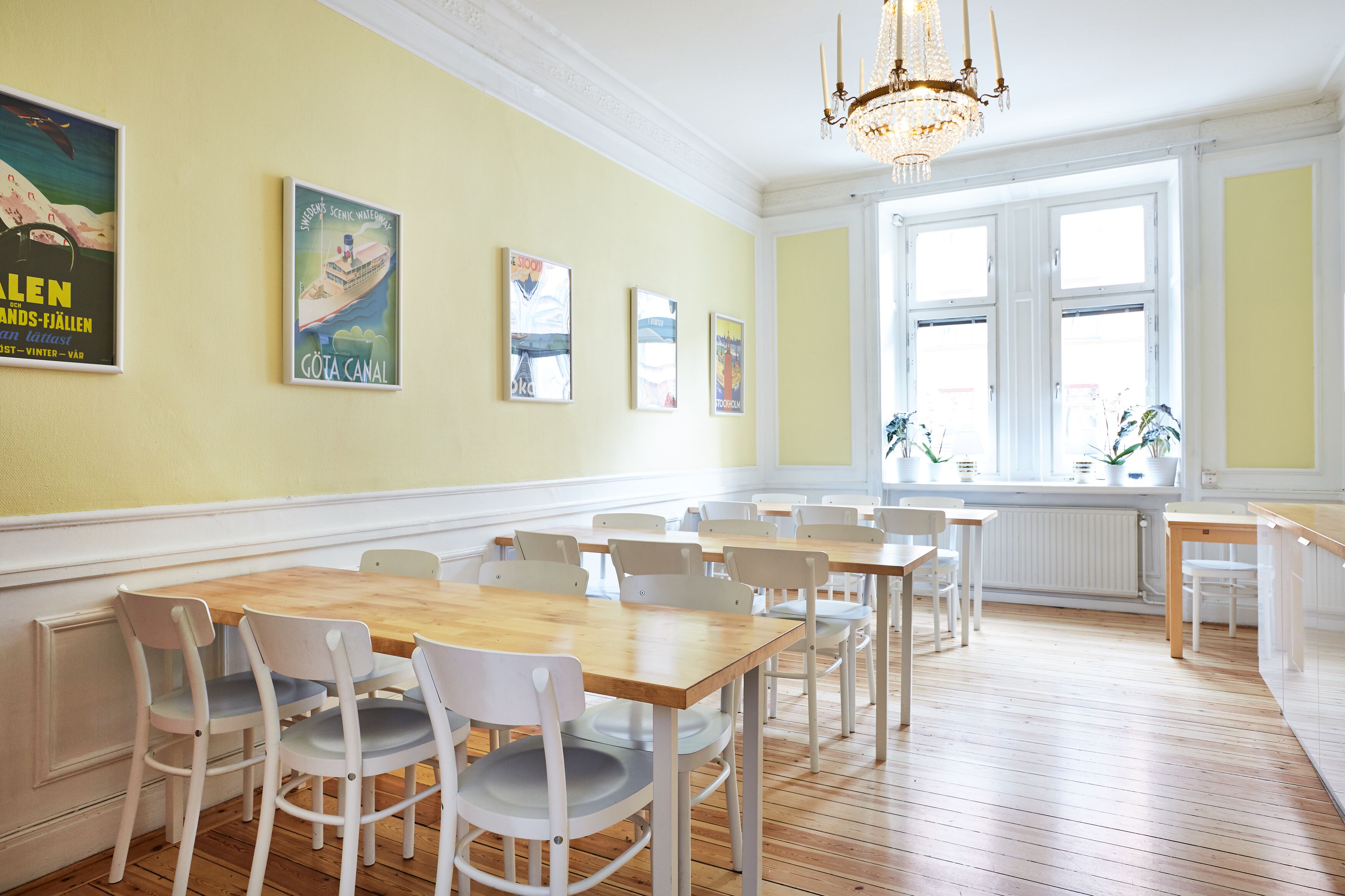 Buồng tắm vòi sen, máy sấy tóc, khăn tắm 