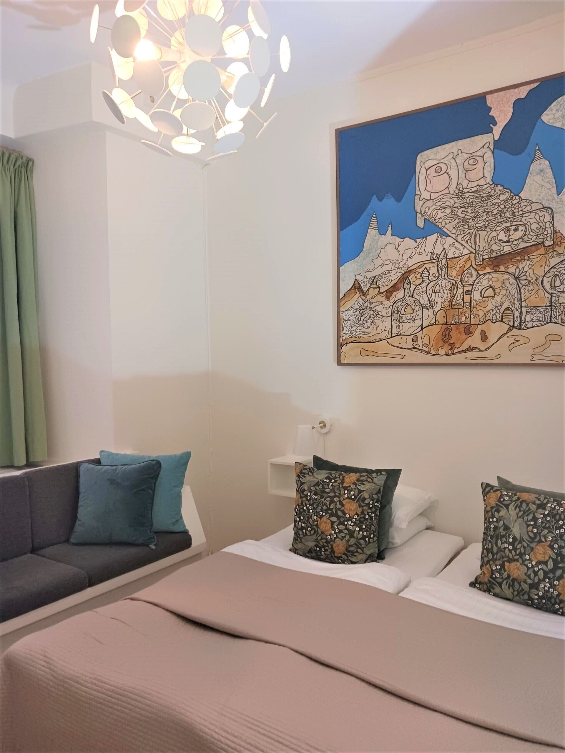 twin room, 1 bedroom, private bathroom (ground floor) | individually decorated, desk, iron/ironing board, free wifi