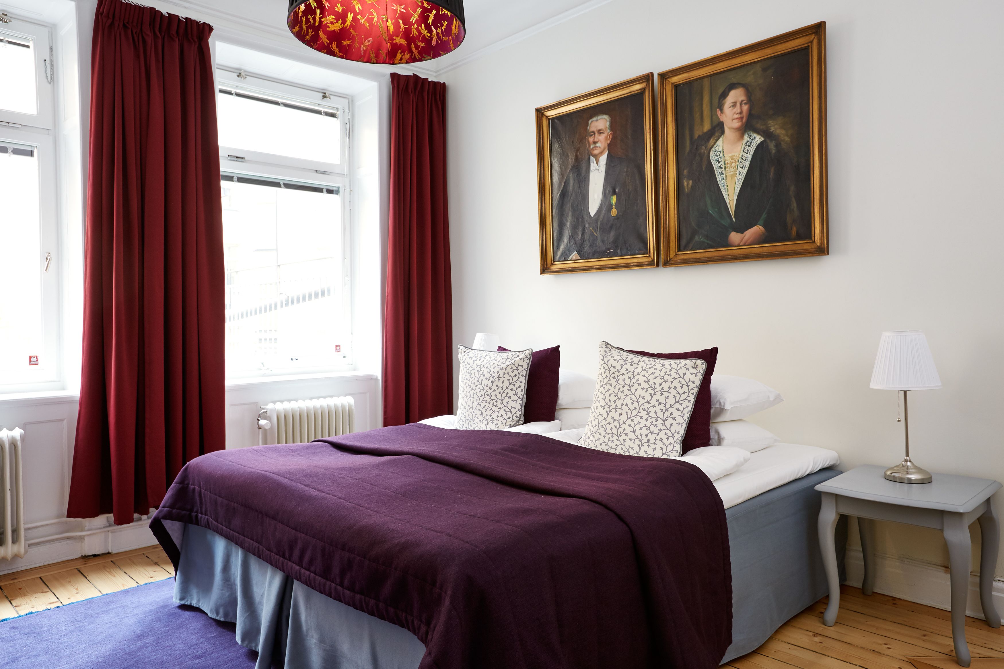 twin room, private bathroom | individually decorated, desk, iron/ironing board, free wifi