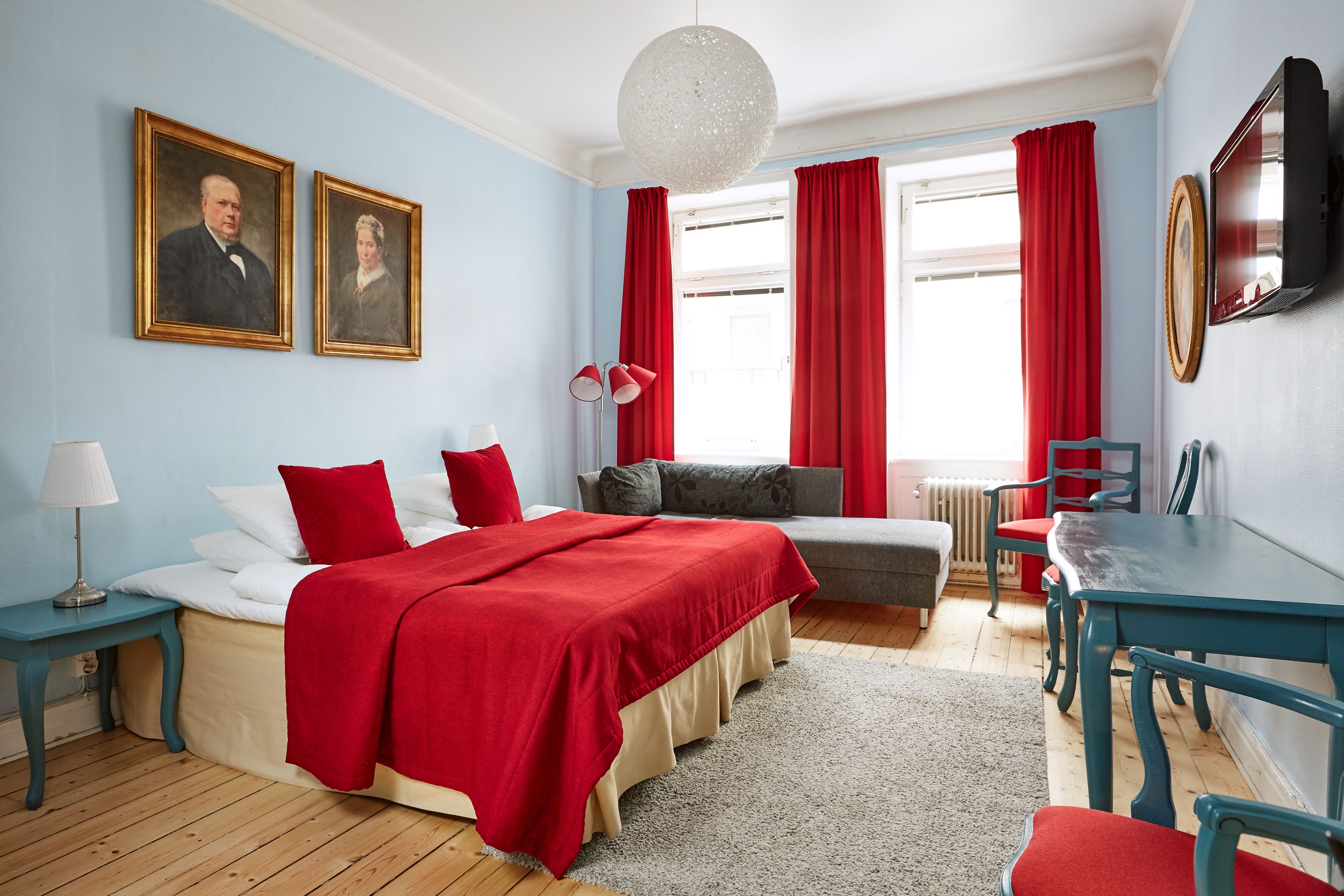 triple room, shared bathroom (located in corridor) | individually decorated, desk, iron/ironing board, free wifi