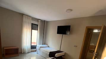 Apartment, 1 Bedroom (5 people) | Blackout drapes, iron/ironing board, free WiFi, bed sheets