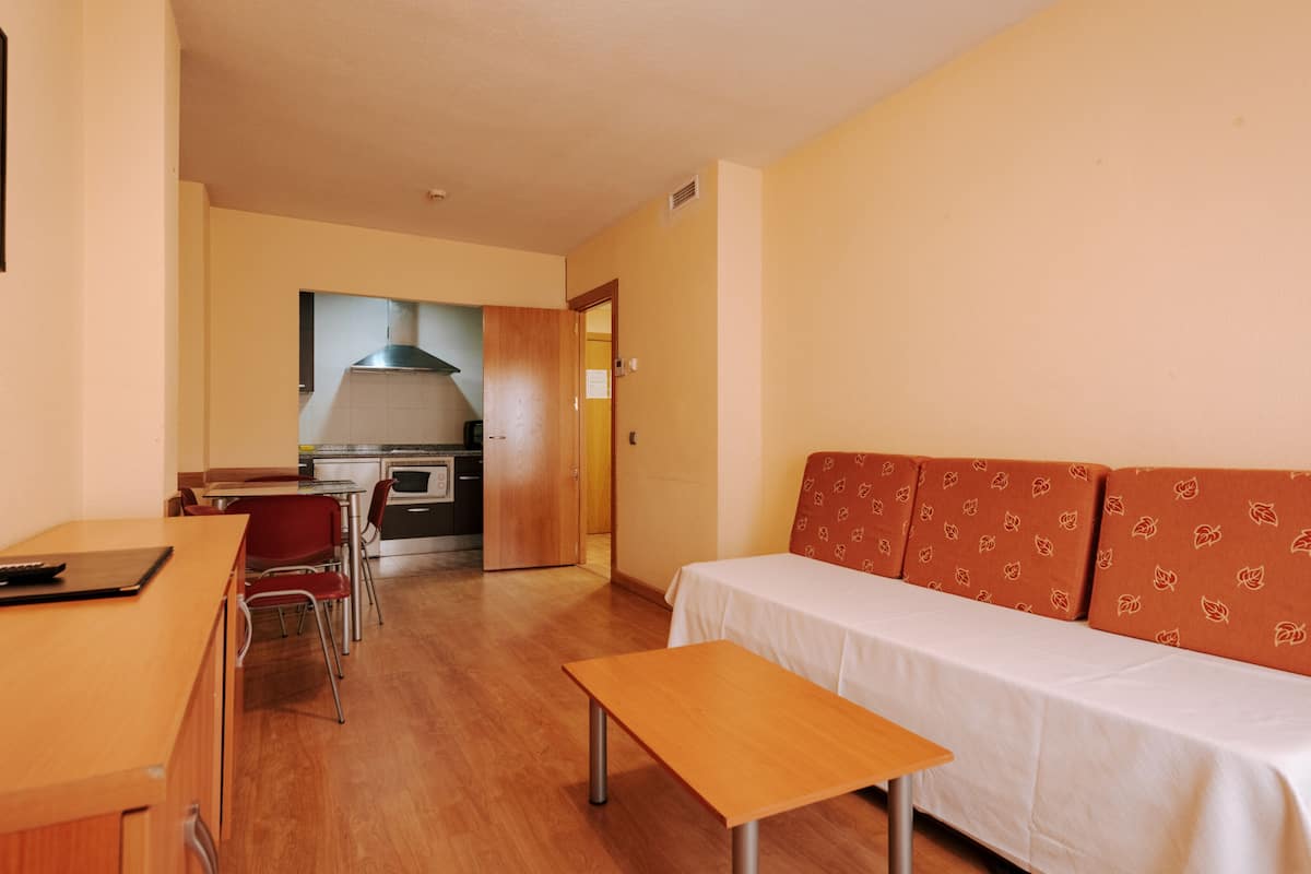 Apartment, 2 Bedrooms | Private kitchen