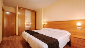 公寓, 2 間臥室 | 遮光布/窗簾、熨斗/熨衣板、免費無線上網、床單