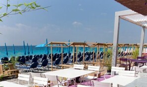 Beach bar