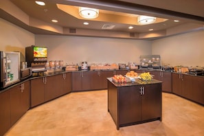 Free daily continental breakfast