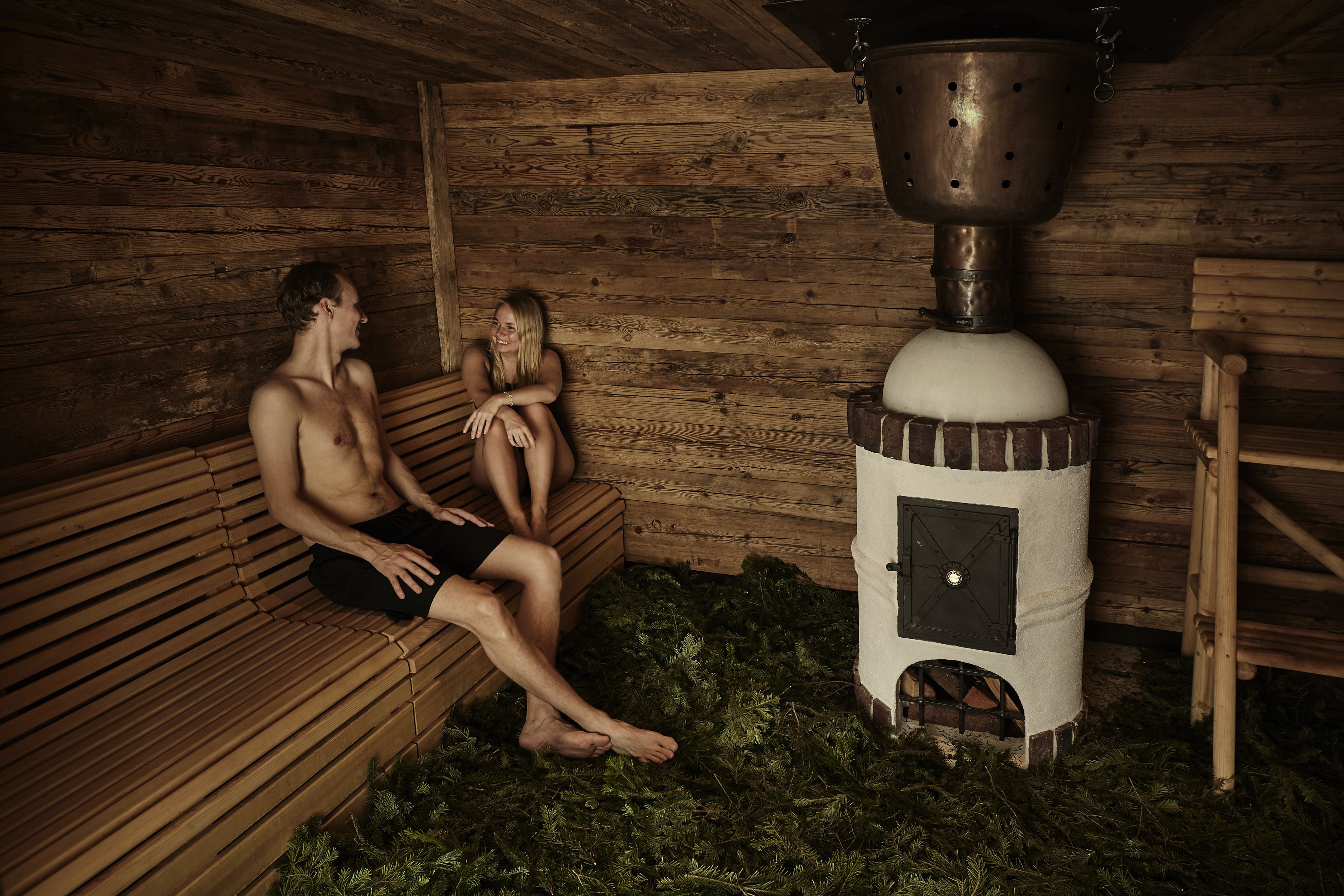 couples treatment room(s), sauna, hot tub, steam room, body treatments