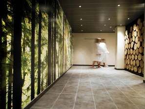 Couples treatment room(s), sauna, hot tub, steam room, body treatments