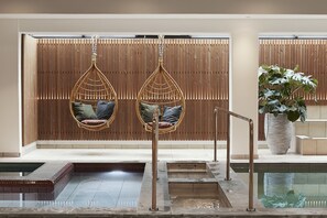 Couples treatment rooms, sauna, hot tub, steam room, body treatments