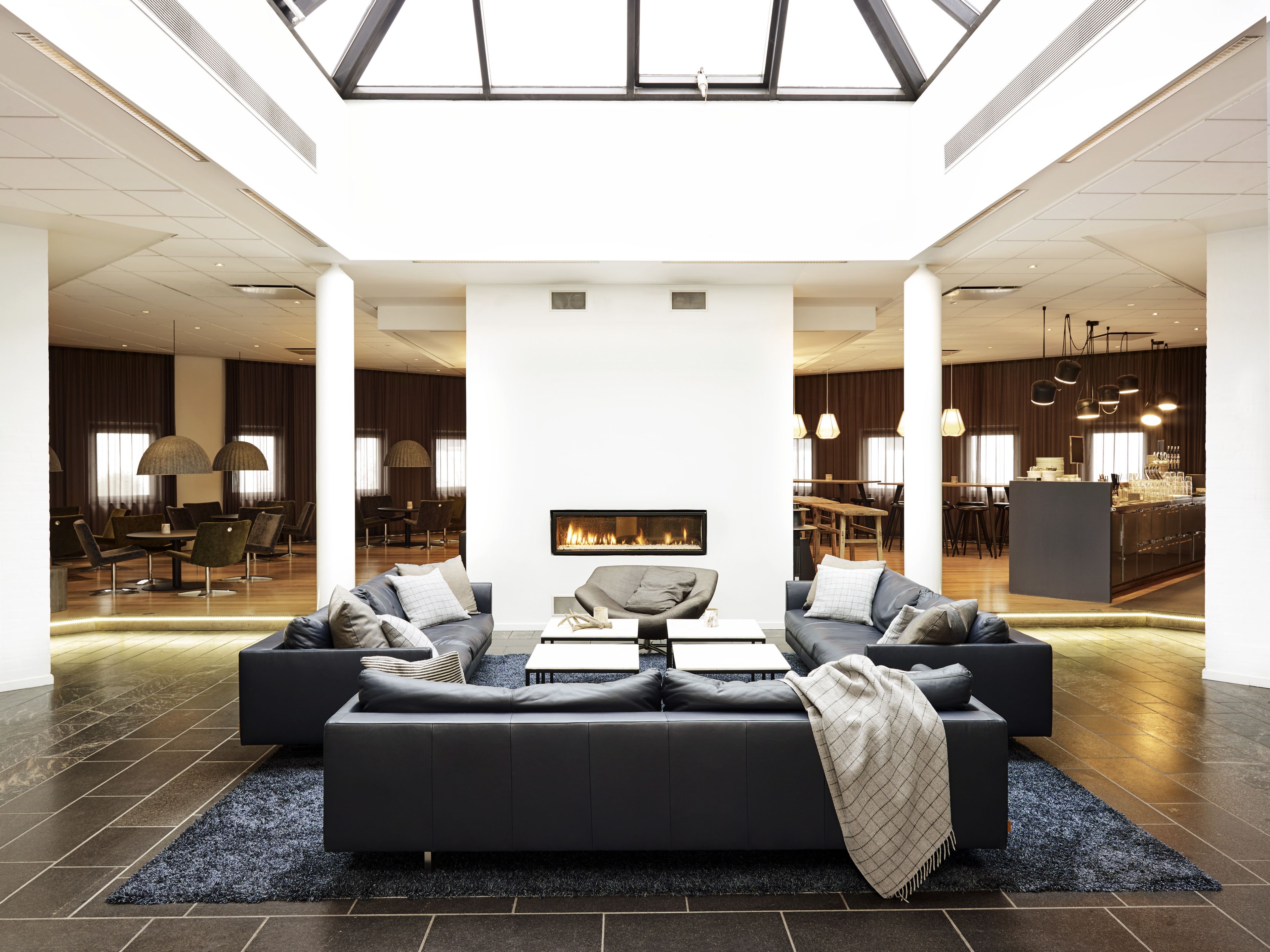 Coin salon dans le hall